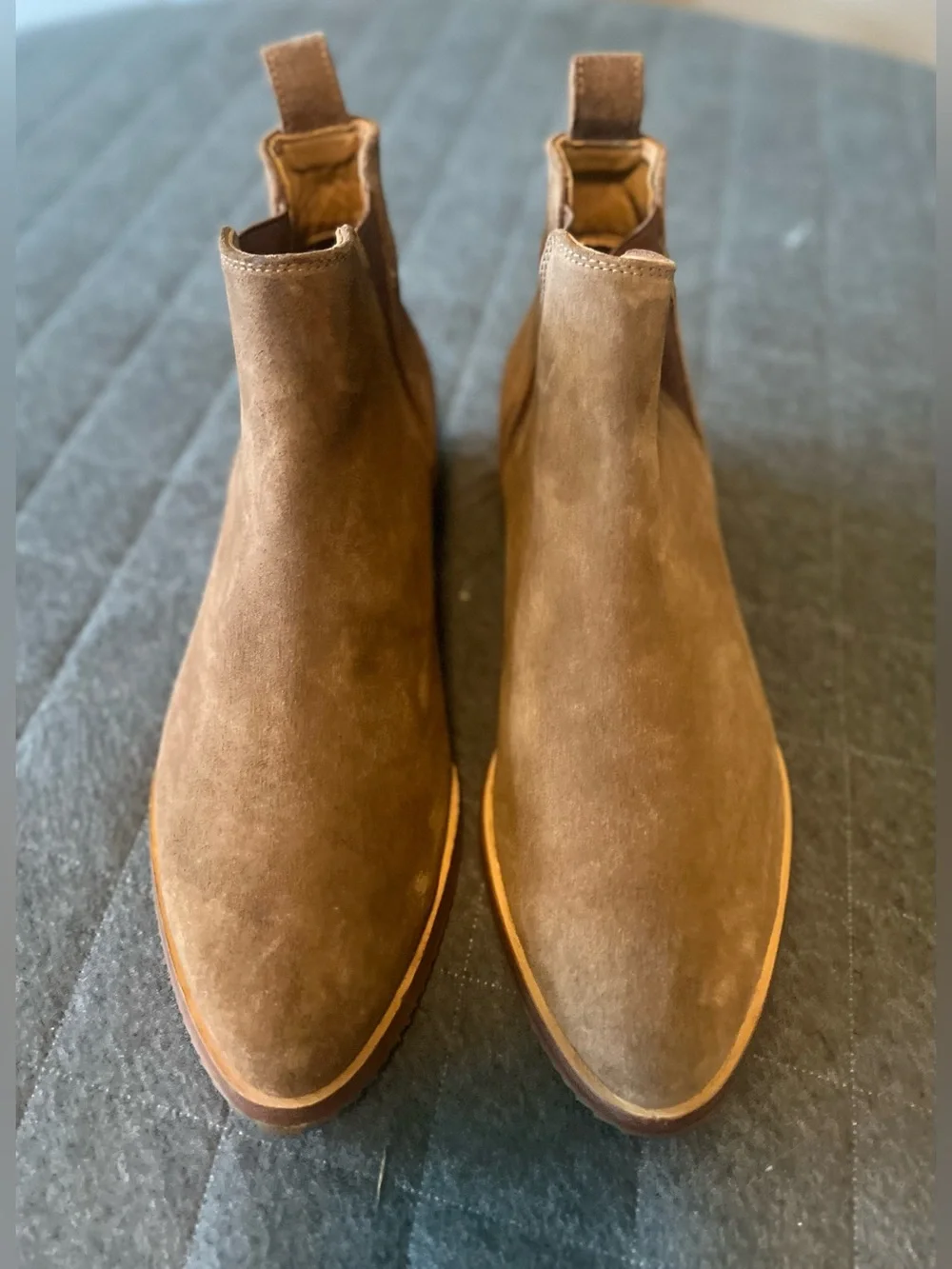 NISOLO Sz 9 Eva Everyday Brown Suede Chelsea Ankle Boots Orig $228 Exc Cond